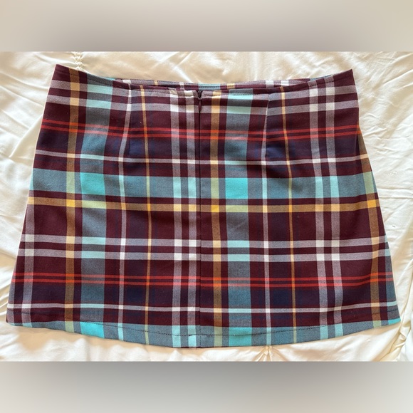Urban Outfitters Plaid Mini Skirt - Picture 6 of 7